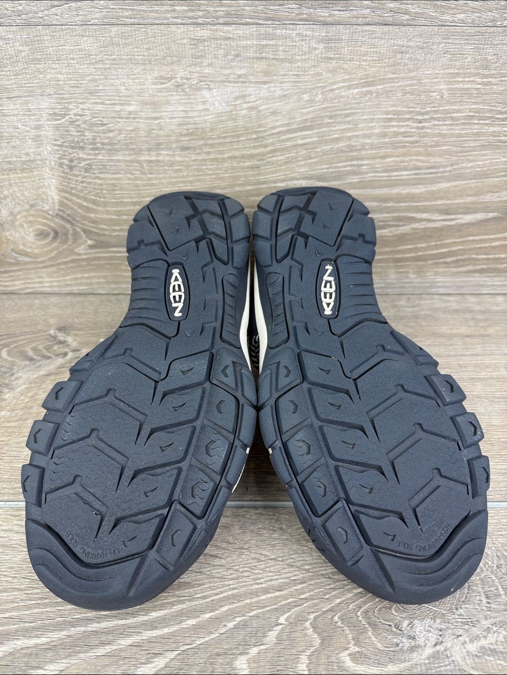 Keen Newport H2 Waterproof Navy White Pinstripe Women’s Sz 10 Hiking Sandals - Picture 7 of 10